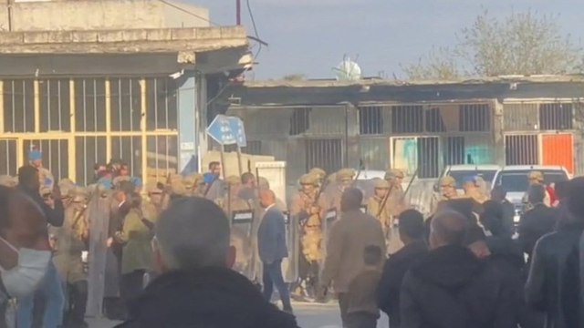 Şanlıurfa’da seçim bürosu açılışı gerginliği: 12 gözaltı