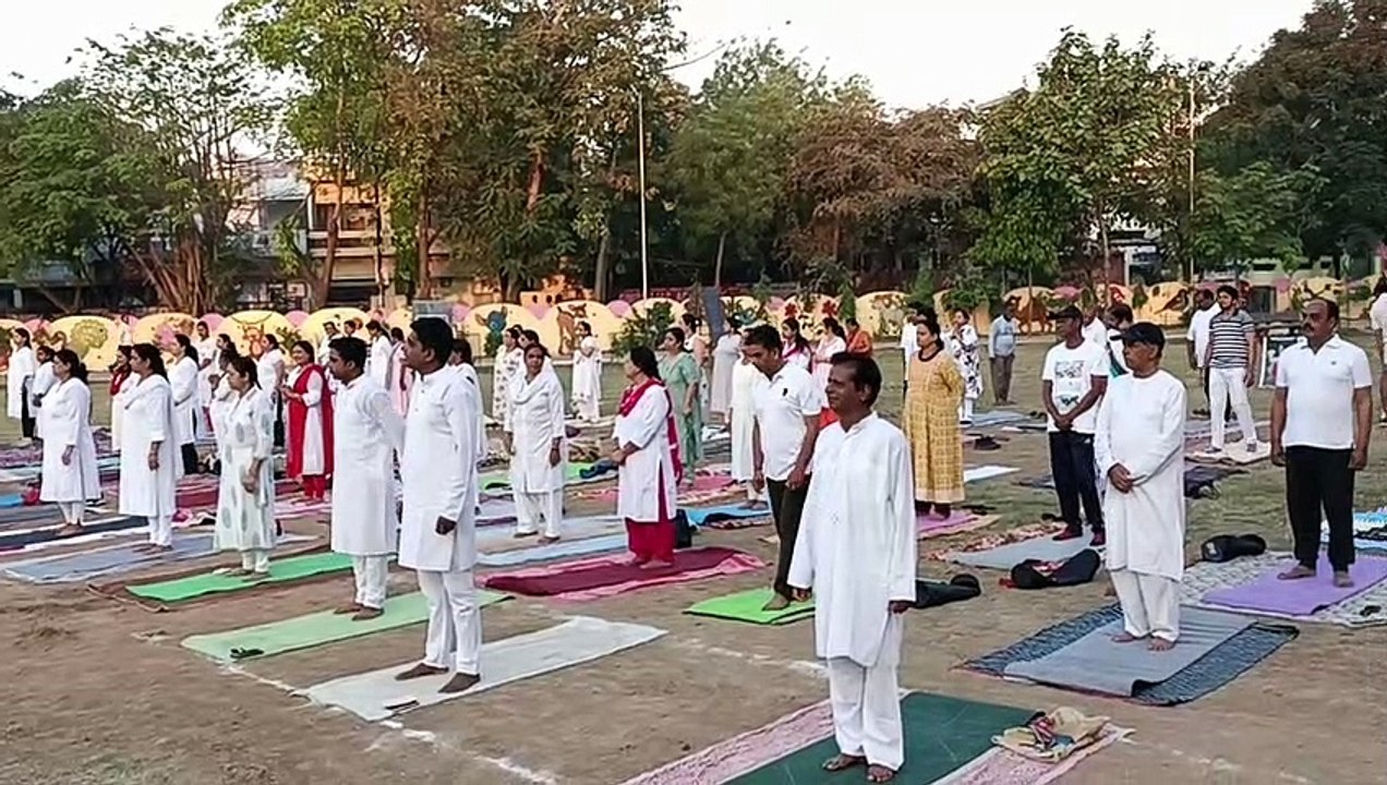 जबलपुर विजय नगर में योग प्रशिक्षण शिविर का आयोजन