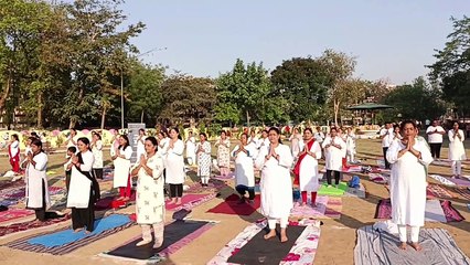 Скачать видео: जबलपुर विजय नगर में योग प्रशिक्षण शिविर का आयोजन