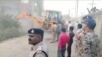 मुरैना प्रशासन की बड़ी कार्रवाई, कब्रिस्तान से शिकारपुरा रोड चौड़ीकरण का कार्य शुरू