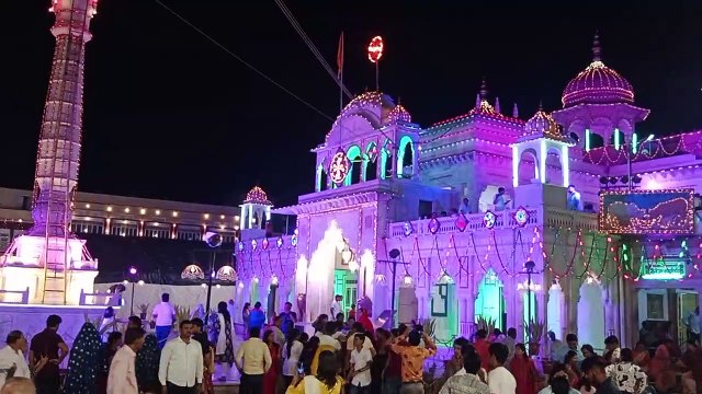 भगवान महावीर की निकाली शोभायात्रा