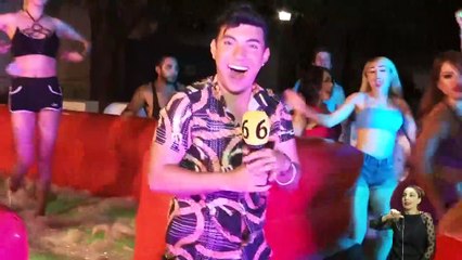 Sensual fiesta de espuma en 'Es Show'