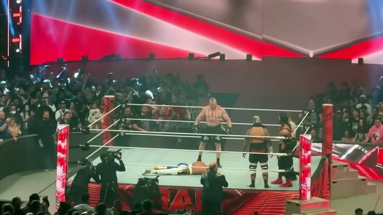 Brock Lesnar hits Cody Rhodes with the F5 - WWE Raw 4/3/23