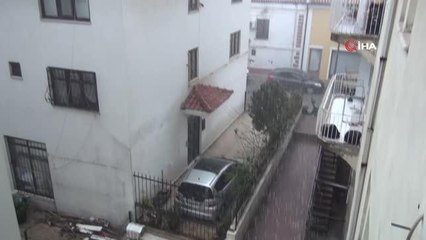 Yağmur ve dolu yağışı hayatı olumsuz yönde etkiledi