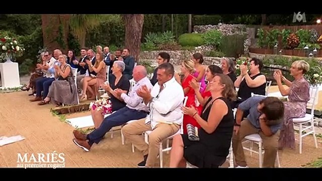 Enzo, le frère de Léa (Mariés au premier regard), insupporte les téléspectateurs à cause de son comportement protecteur