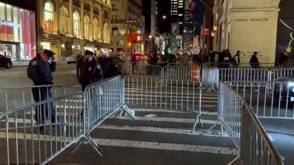 Trump afirma que este martes será acusado de 33 cargos