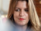 Invitée par Marlène Schiappa à l’Élysée, cette star de télé-réalité sort du silence plus d’un an après l’énorme polémique : 