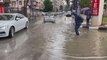 Manisa'da sağanak nedeniyle bazı ev ve iş yerlerini su bastı