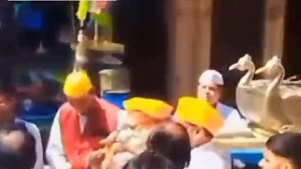 गुना: भगवान महावीर के जन्म कल्याणक दिवस पर निकली भव्य शोभायात्रा