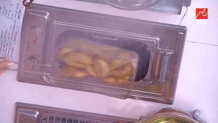 إزاي تعملي شوربة الطماطم اللذيذة بالثوم والكرافس والبطاطس