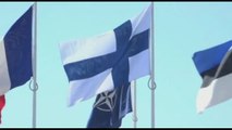 La bandiera finlandese sventola sulla Nato