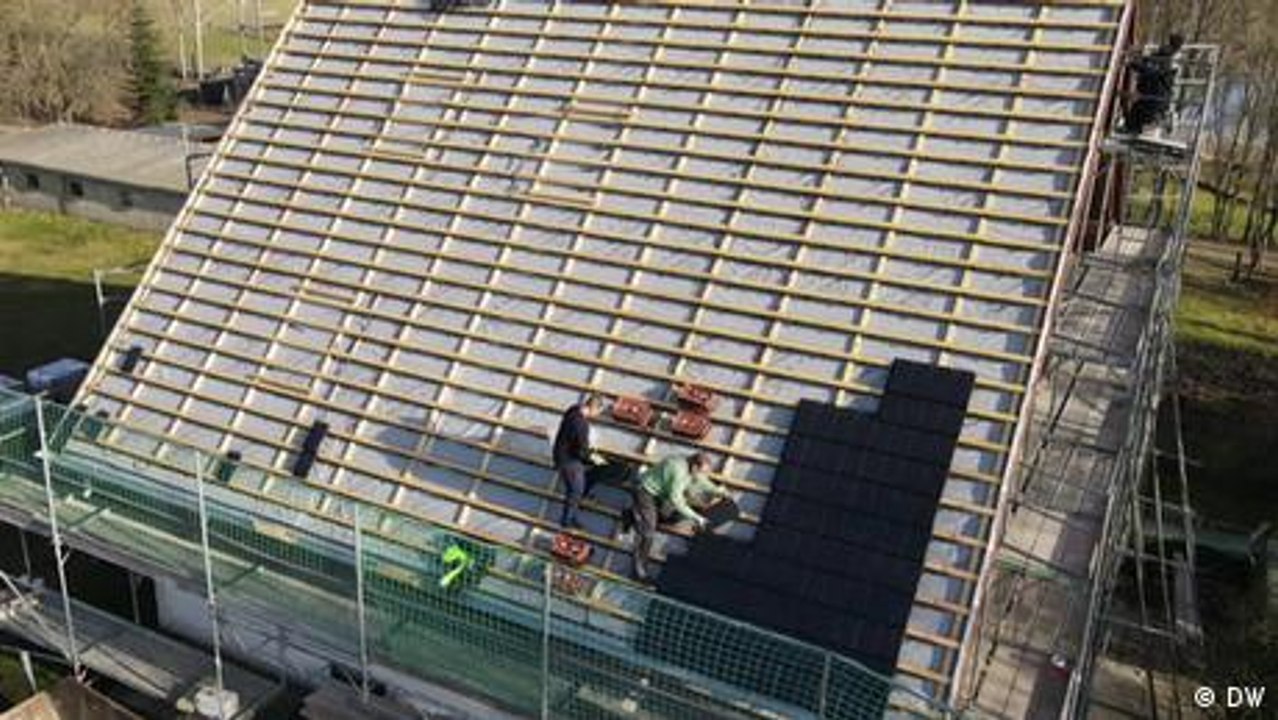 Sunny roofs – Tiles with solar modules