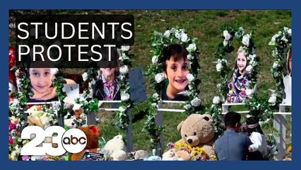 Students protest in Nashville, demand new gun laws