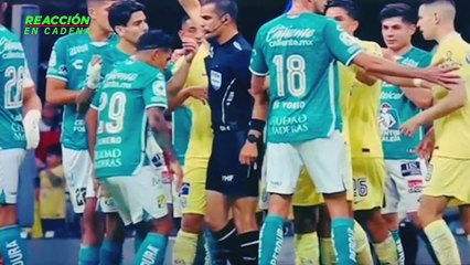 El rodillazo del arbitro Fernando Hernández a Lucas Romero