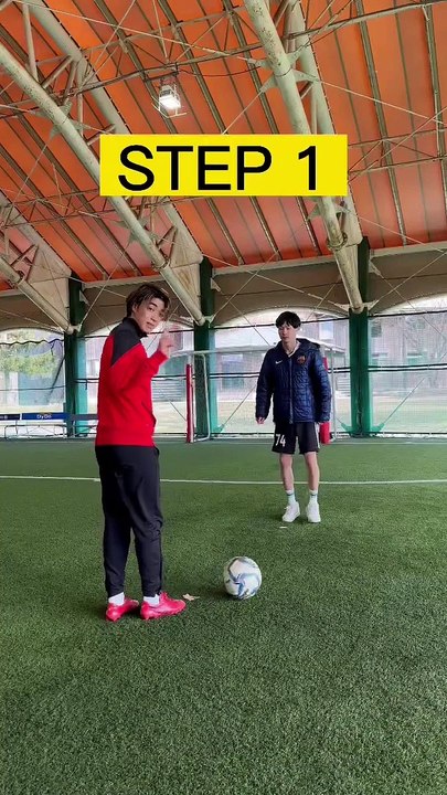 NAME THIS SKILL  #soccerskills #footballskills #dribble #영철 #sepakbola #futebol #footballshorts