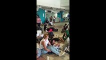 Pasajeros siguen represadas en el Aeropuerto de San Andrés.