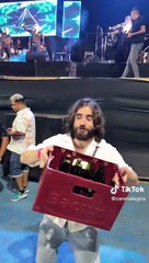 Francés bailó a todo dar en evento de cumbia