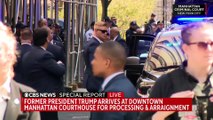 Trump, mahkeme binası önünde kalabalığa el salladı