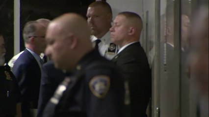 ترمب يخرج من قاعة المحكمة في مانهاتن