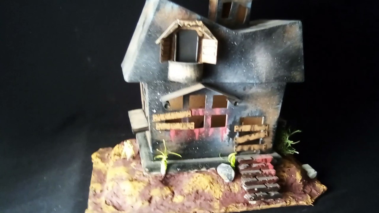 D I Y  Haunted House Diorama