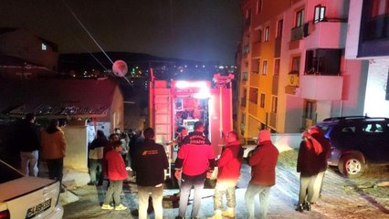 Balkonda unutulan soba külü daireyi küle çevirmeden söndürüldü