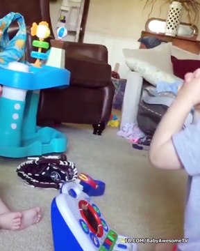 Siblings Baby Are The Big Gift in Family - Awesome Siblings Video