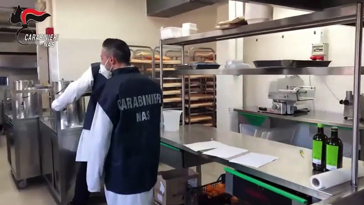 Escrementi e blatte, controlli Nas in mense ospedali -Video