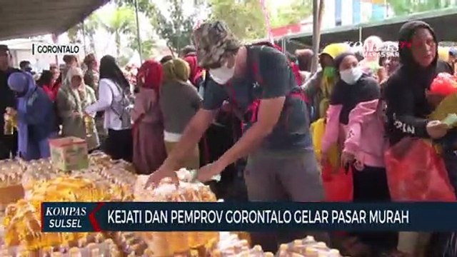 Kejati Dan Pemprov Gorontalo Gelar Pasar Murah Warga Berdesakan Membeli Minyak Goreng