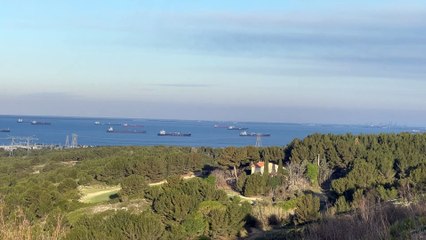 Les pétroliers s'entassent dans le golfe de Fos. Crédits Pascale Furioli