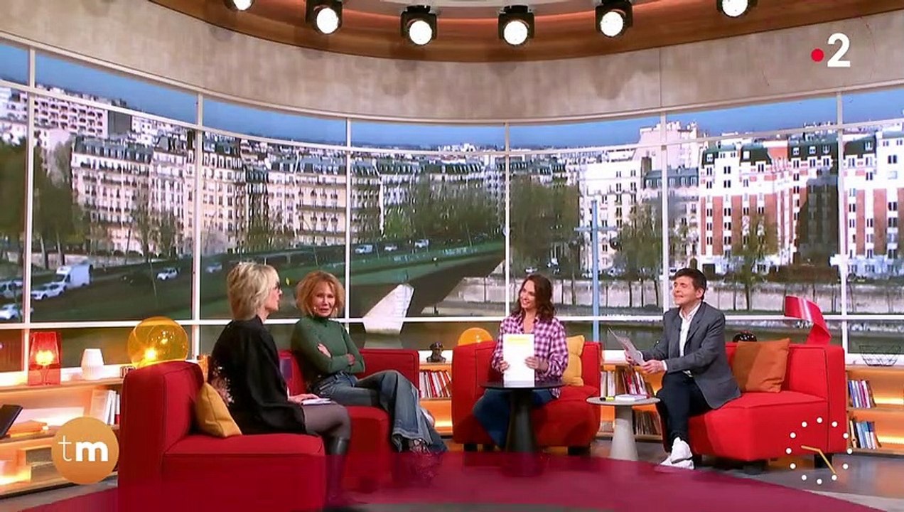 Thomas Sotto et Julia Vignali ont reçu Clémentine Célarié dans "Télématin", sur France 2