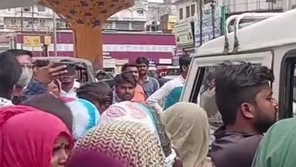 महिला का शव लेकर ADG कार्यालय पहुँचे परिजन, हत्या का लगाया आरोप