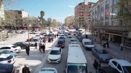 Kahramanmaraş'ta Ramazan Bayramı hareketliliği başladı, araç ve yaya trafiği arttı