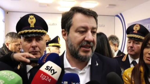 Salvini: lavoro a nuovo codice della strada anche con monopattini