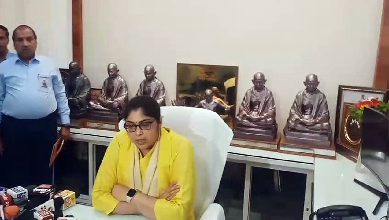 Video: इंदौर निगमायुक्त हर्षिता सिंह ने संभाला पदभार, गिनाईं ये प्राथमिकताएं