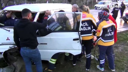 Kazada sıkışan sürücünün köpeğinden büyük vefa: Onu bir an bile yalnız bırakmadı