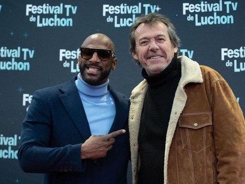 Jean-Luc Reichmann pris de court en pleine interview radio, finit par répondre à l’énorme polémique dont souffre Les 12 coups de midi !