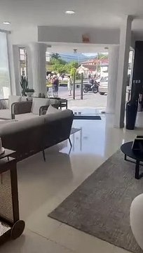 Vídeos mostram desespero em creche onde 4 crianças foram mortas em um atentado nesta manhã