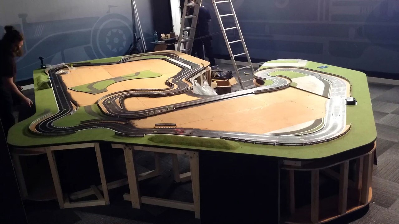 Model makers recreate iconic British Grand Prix Silverstone circuit ...