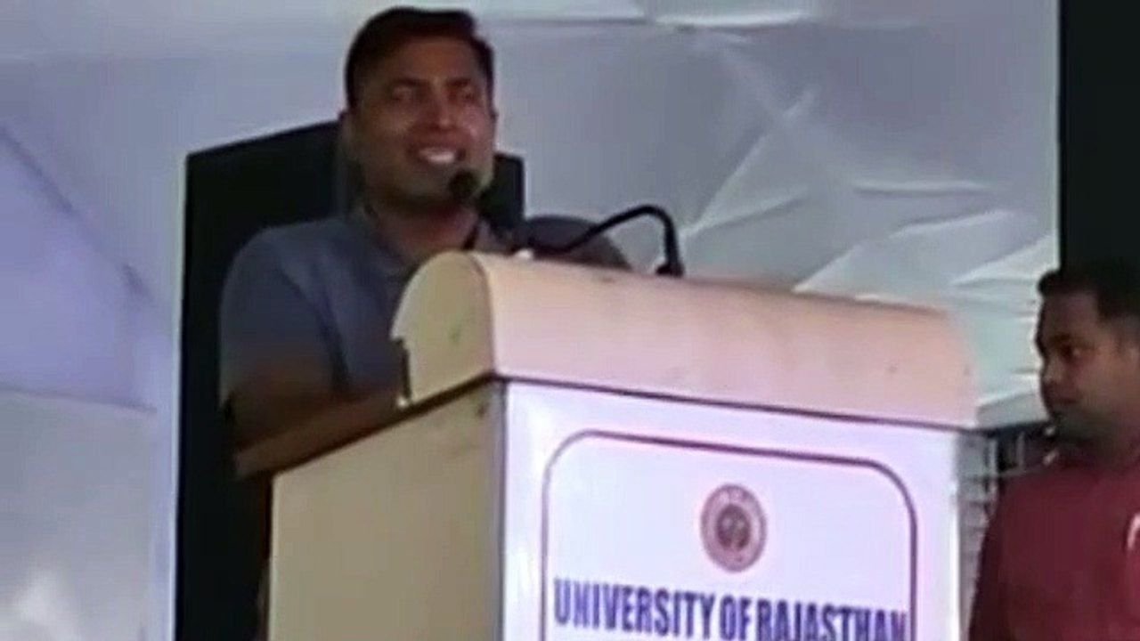 घूमर युवा महोत्सव में पुष्पा स्टाइल में बोले दिनेश एमएन, झुकेगा नही