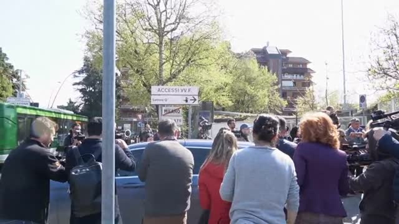 Silvio Berlusconi, hospitalizado en la UCI por problemas respiratorios