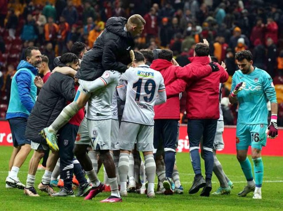 Ziraat Türkiye Kupası: Galatasaray: 2 - Medipol Başakşehir: 3 (Maç sonucu)