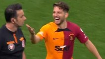 Galatasaray taraftarı isyanda! 2 gol iptal, 2 penaltı pozisyonu için devam