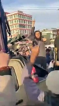 ‏افغانستان عورتوں کے لئے مخصوص شاپنگ مال سے برقع اوڑھ کر چوری کرنے والے دو افراد گرفتار