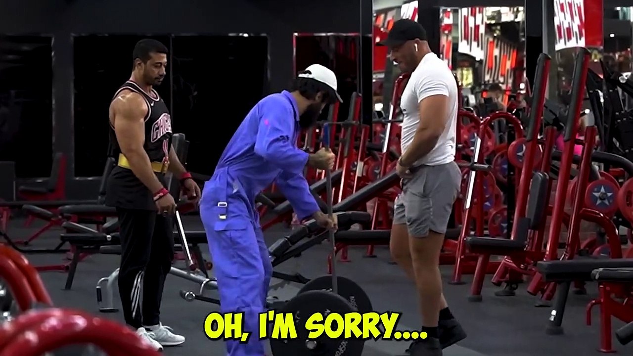 Elite Powerlifter Pretended to be a CLEANER Anatoly GYM PRANK video