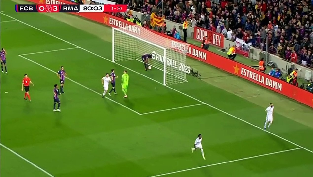 Karim Benzema Hat-trick Goal - Barcelona vs Real Madrid 0-4  05/04/2023