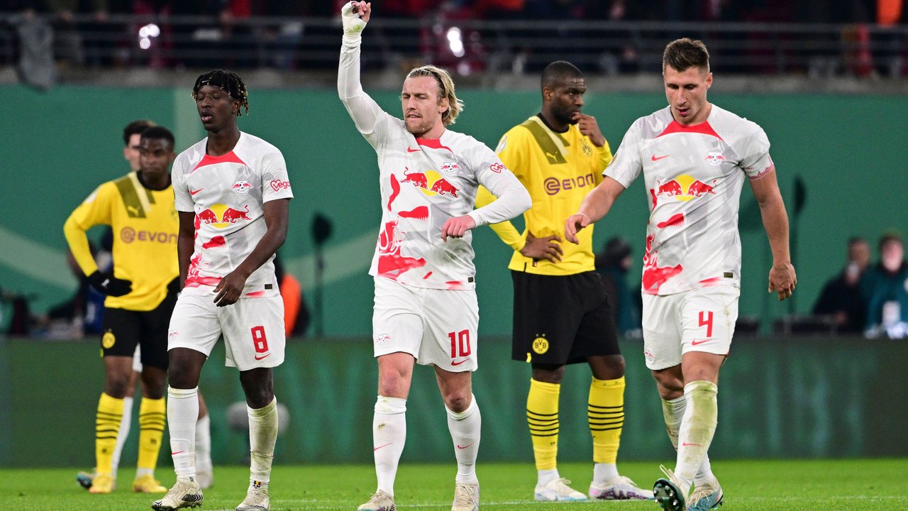 'Erneut desolater BVB-Auftritt': Pokalverteidiger Leipzig träumt nach 'geforderter Reaktion' weiter