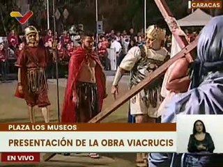 Devotos opinan sobre la presentación de la obra teatral Viacrucis en la Plaza de los Museos