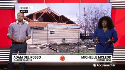 'It's just devastating:' Western Illinois residents clean up