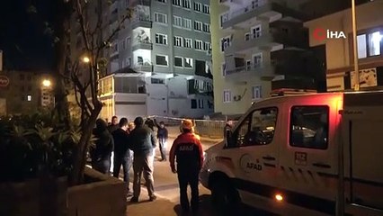 Büyük panik! 7 katlı bina sabaha karşı çöktü!