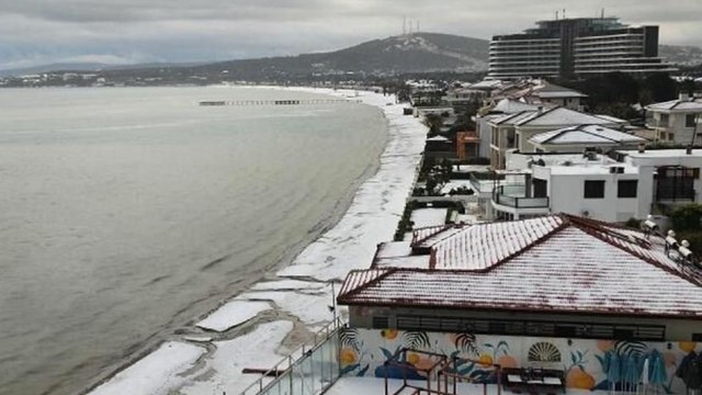 İzmir'de dolu yağışı etkili oldu